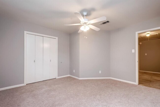Building Photo - 810 Borden St