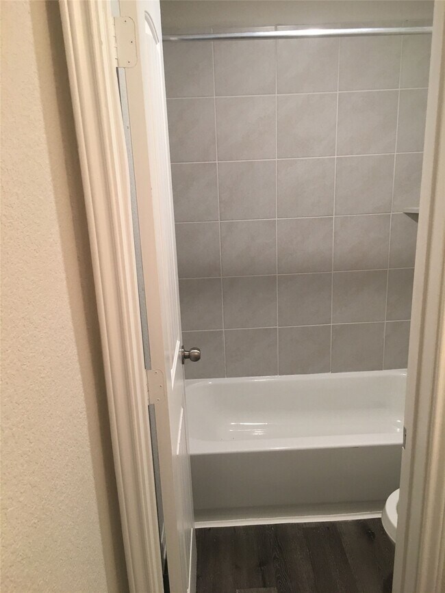 Building Photo - 2111 Ethan Dr