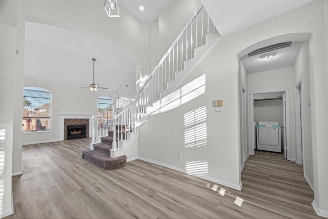 Building Photo - 3522 Brookwood Dr