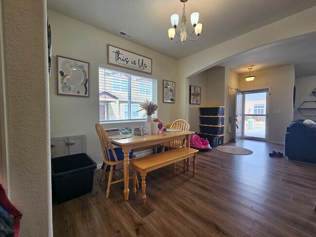 Building Photo - Like new!! 3-bedroom, 3-bathroom rental in Lorson Ranch community!