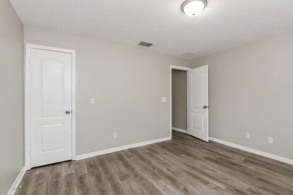 Building Photo - 942 Cork Oak Ln