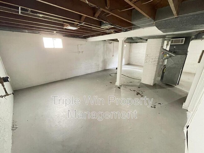 Building Photo - 1629 Talisman Ln
