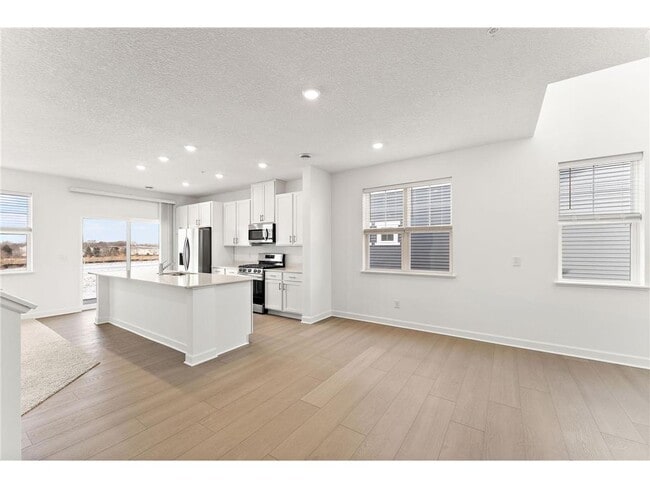 Building Photo - 2239 Tyrone Dr S