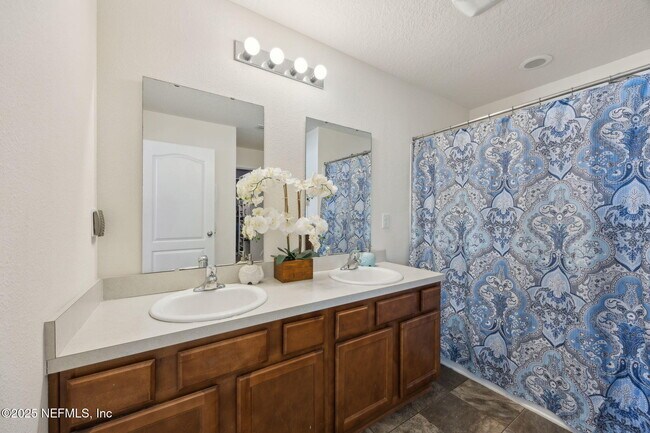 Building Photo - 3356 Canyon Falls Dr