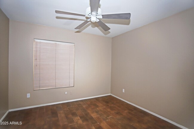 Building Photo - 842 N Naples Dr