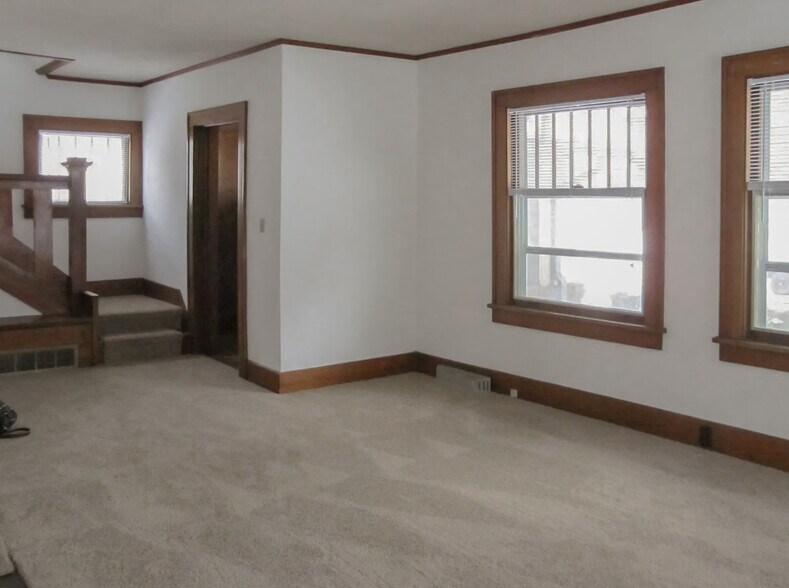 Building Photo - 1255 S 25th St