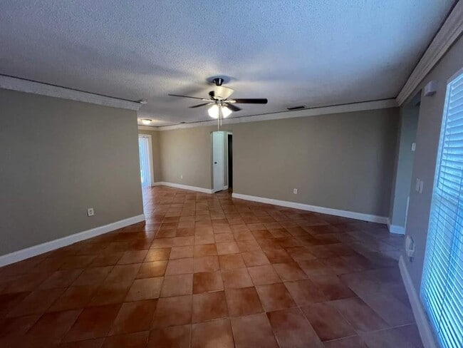Building Photo - 11360 NW 37th Pl