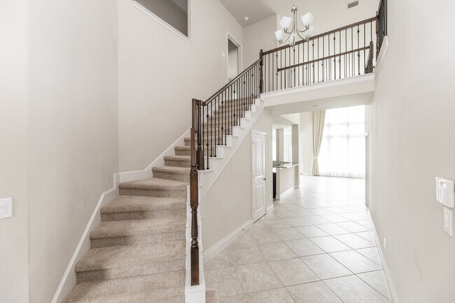 Building Photo - 2131 Blossomcrown Dr