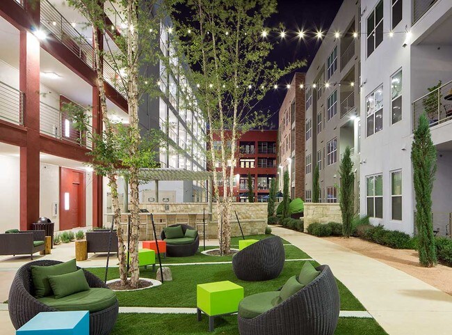 Building Photo - AMLI at Mueller