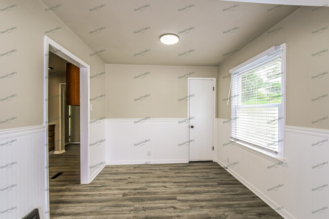 Building Photo - 10148 Coburg Lands Dr