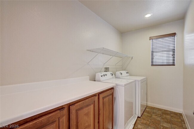 Building Photo - 8148 Sandy Slope Ct