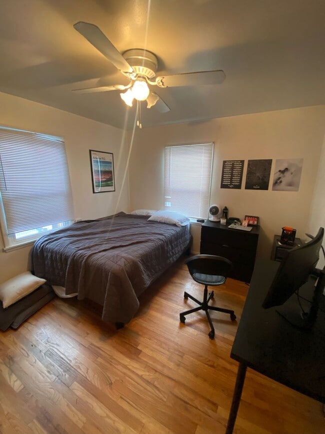 Building Photo - 3 Blocks from CU! Great South Boulder Location Preleasing for August 1st 2026