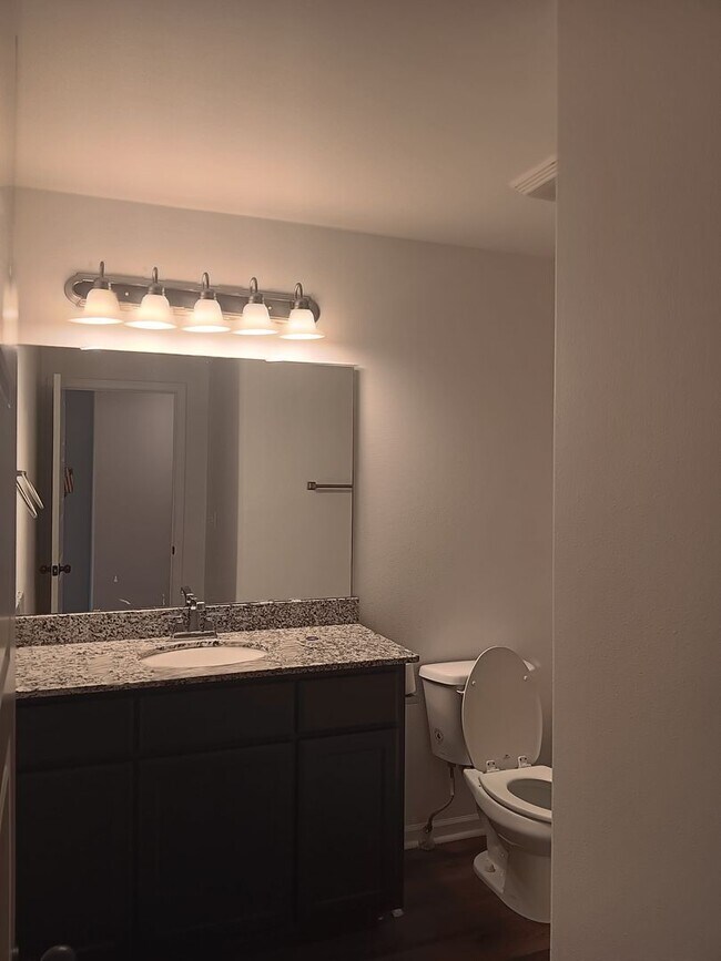 Building Photo - Cozy New 3 Bedroom Townhome in Carl Junction!