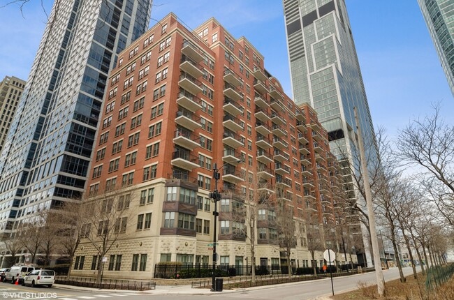 Primary Photo - 1250 S Indiana Ave