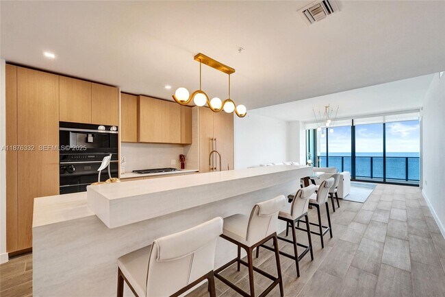 Building Photo - 900 N Ocean Blvd