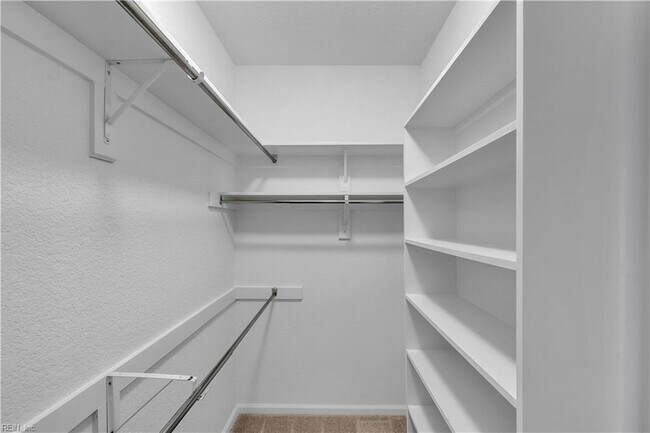 Building Photo - 1732 Dromolin Dr