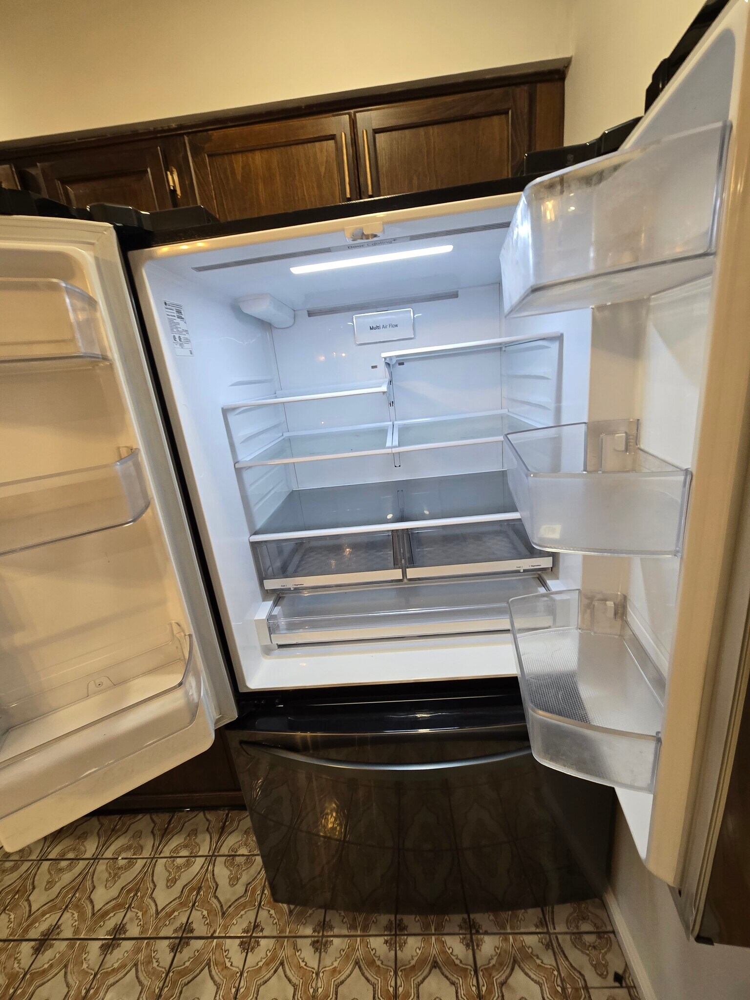 Refrigerator - 401 2nd St