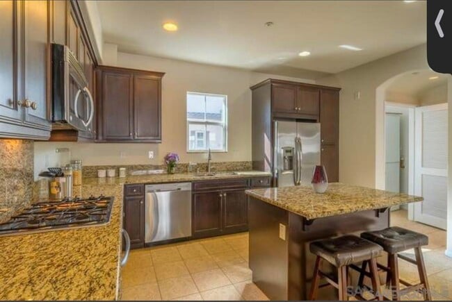Primary Photo - 1625 Filaree Dr