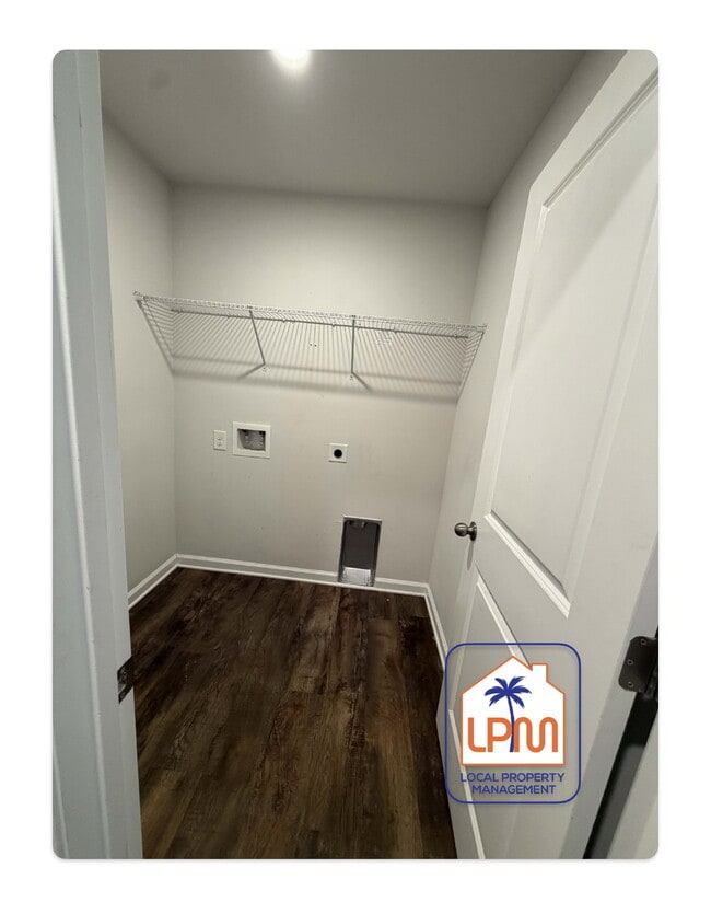 Building Photo - 3-Bedroom, 2 Full Baths in Ridgeland – 1,679 Sq. Ft. of Cozy Living!