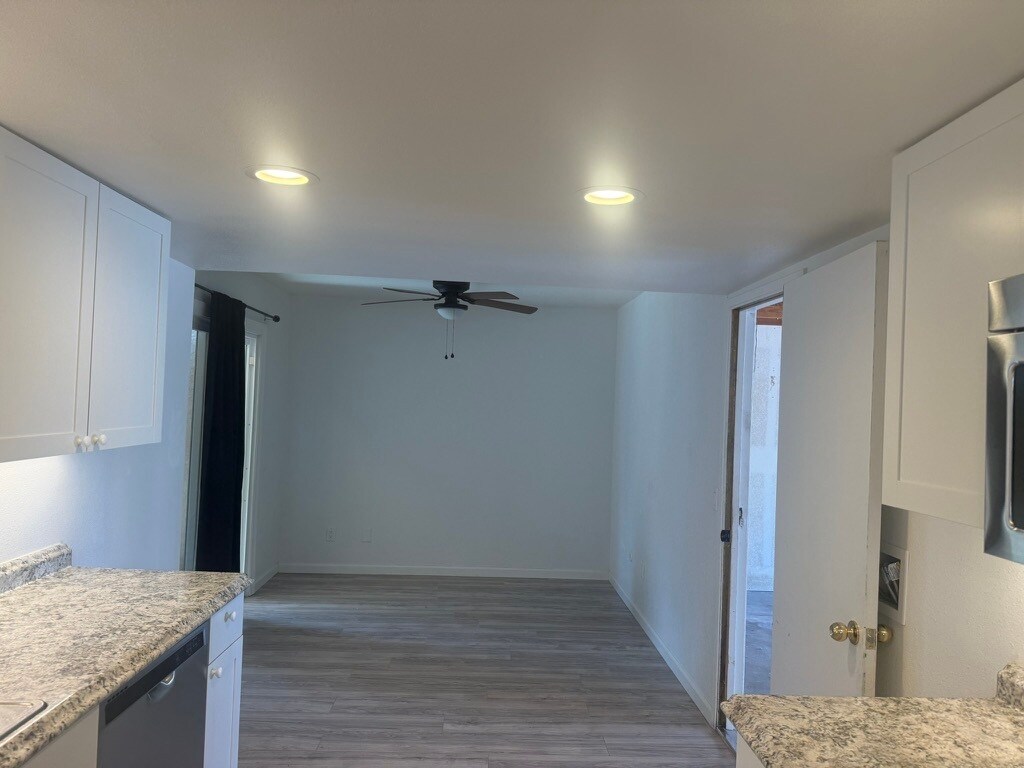 Building Photo - 1820 Marigold Ln