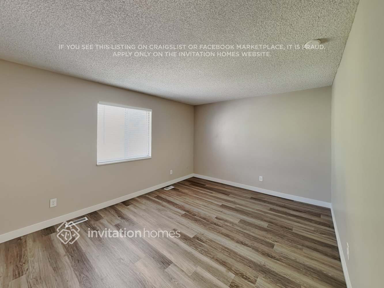 Building Photo - 1597 S Uvalda St
