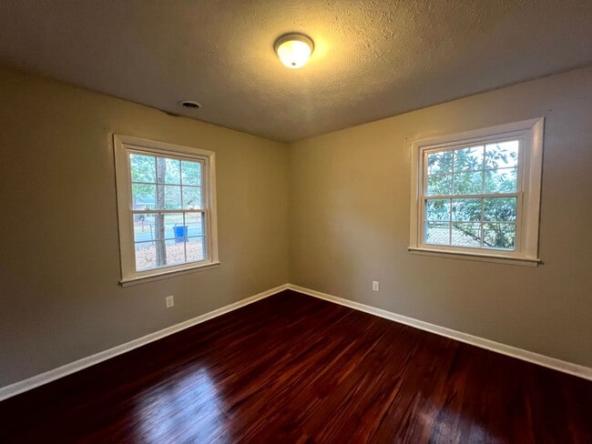 Building Photo - 6545 Amanda Cir