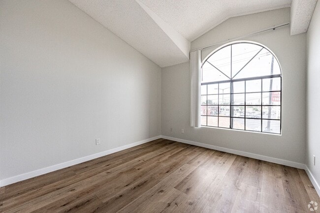 Building Photo - 8350 Gardendale