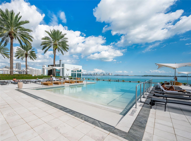 Building Photo - 1331 Brickell Bay Dr