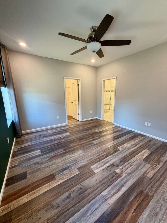 Building Photo - MOVE IN SPECIAL:   Move in before February 20th, 2026 receive $500 off of 1st Month’s Rent.