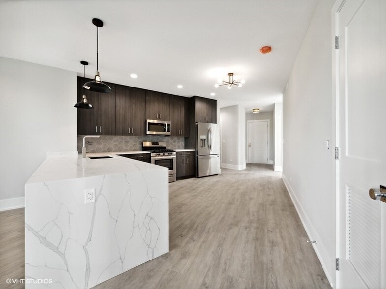 Building Photo - Clark Apartments