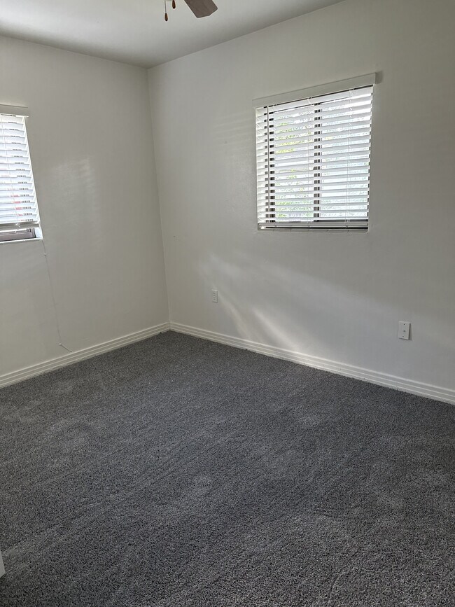 Building Photo - 1208 Crescent St