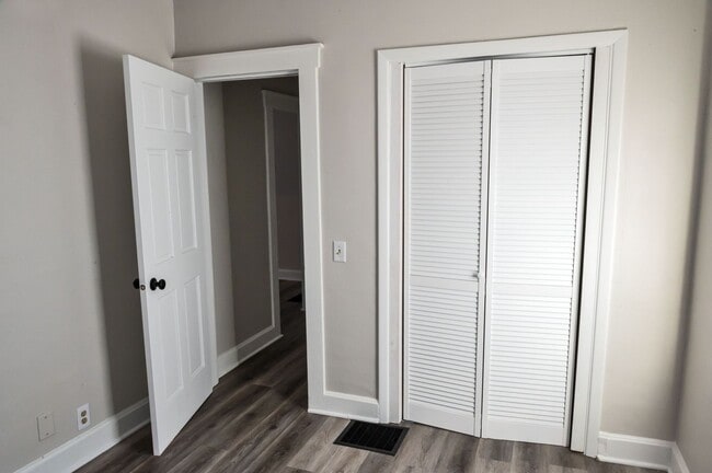 Building Photo - Remodeled 3 Bedroom 1 Bath home Ready for Move in!