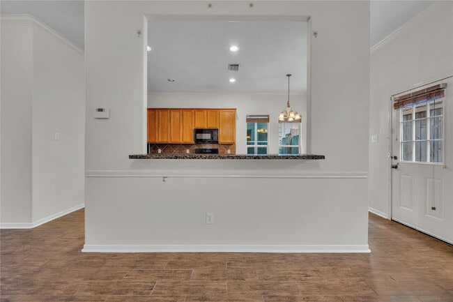 Building Photo - Spacious 3-Story Heights Rental Near 610 & 19th St