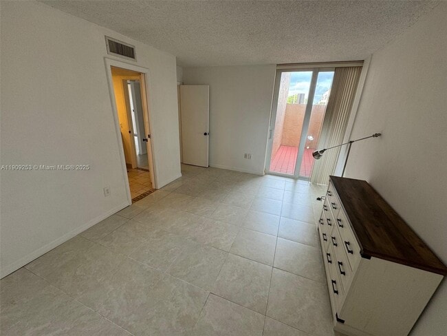 Building Photo - 10700 SW 108th Ave