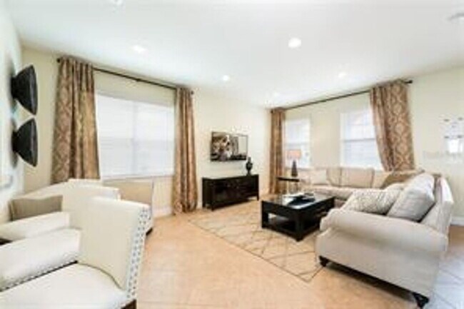 Building Photo - 241 Lasso Dr