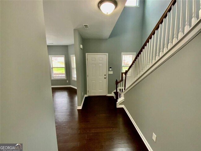 Building Photo - 294 Bass St SW