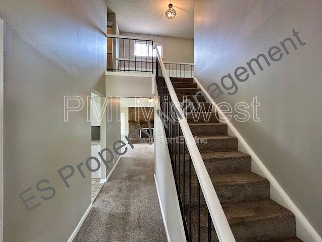 Building Photo - 6627 Live Oak Rd