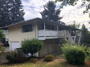 Building Photo - BIR225