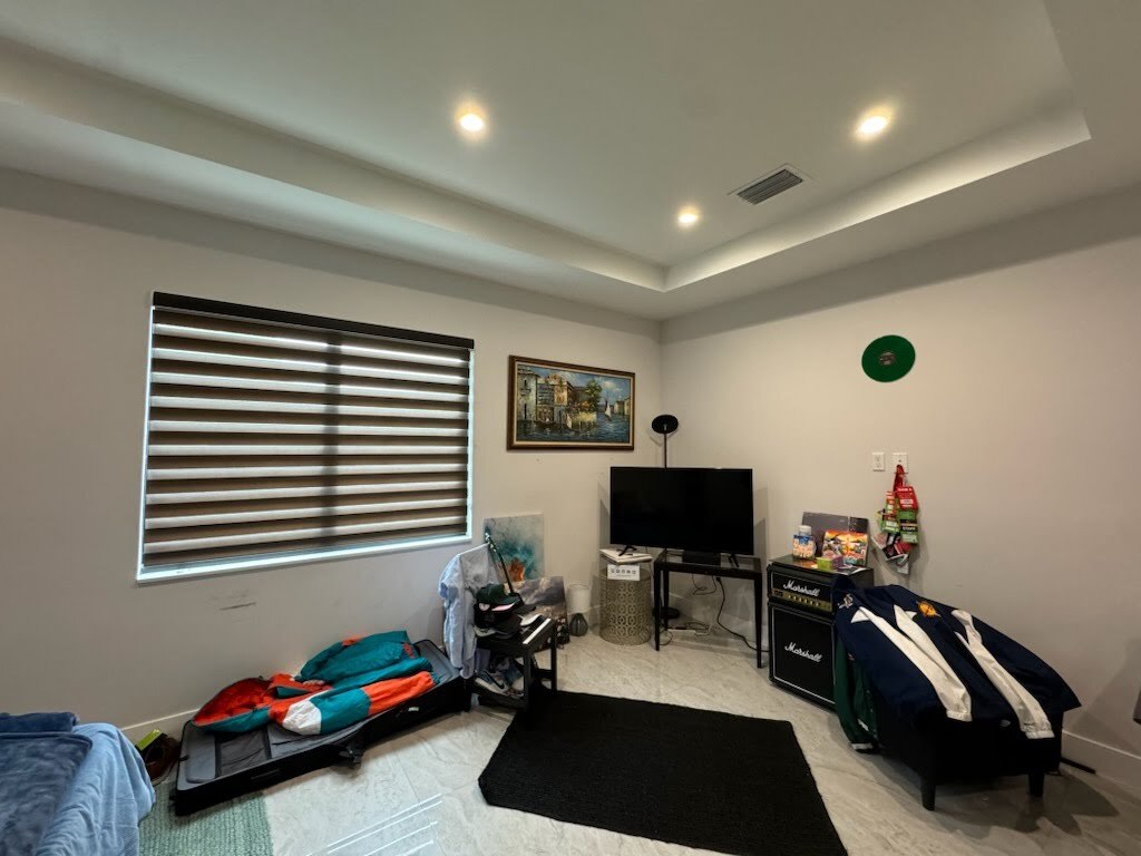 Building Photo - 6422 Coral Way