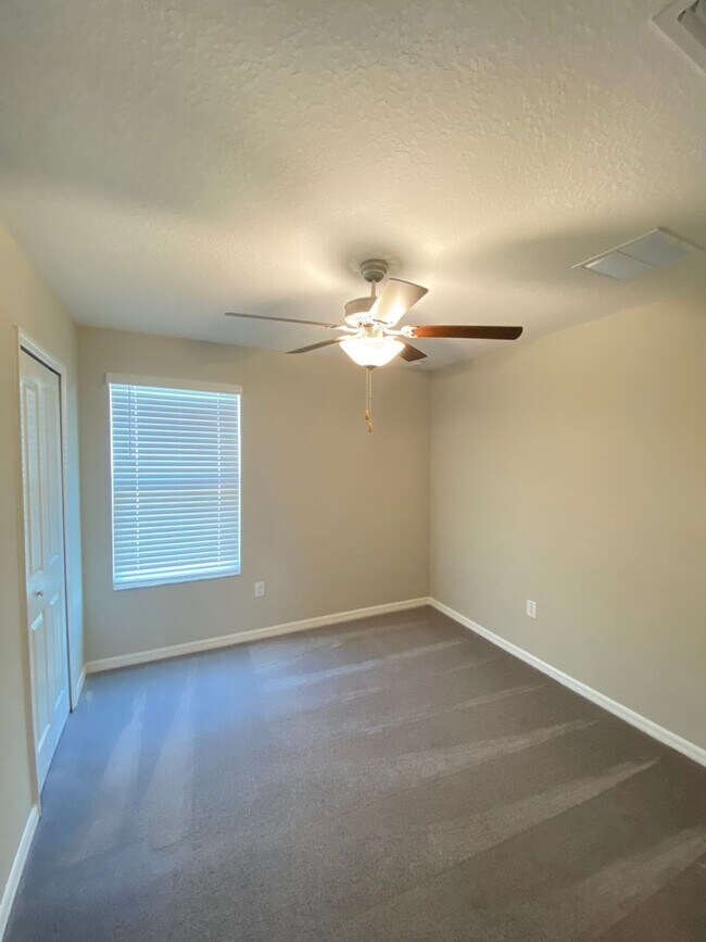 Building Photo - 7012 Samuel Ivy Dr