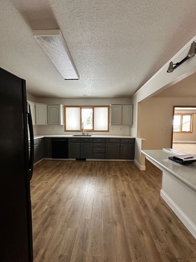Building Photo - Lovely 3 Bedroom 2 Bath home in great location