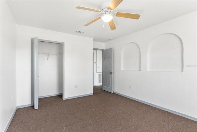 Building Photo - 125 Vista View Ave