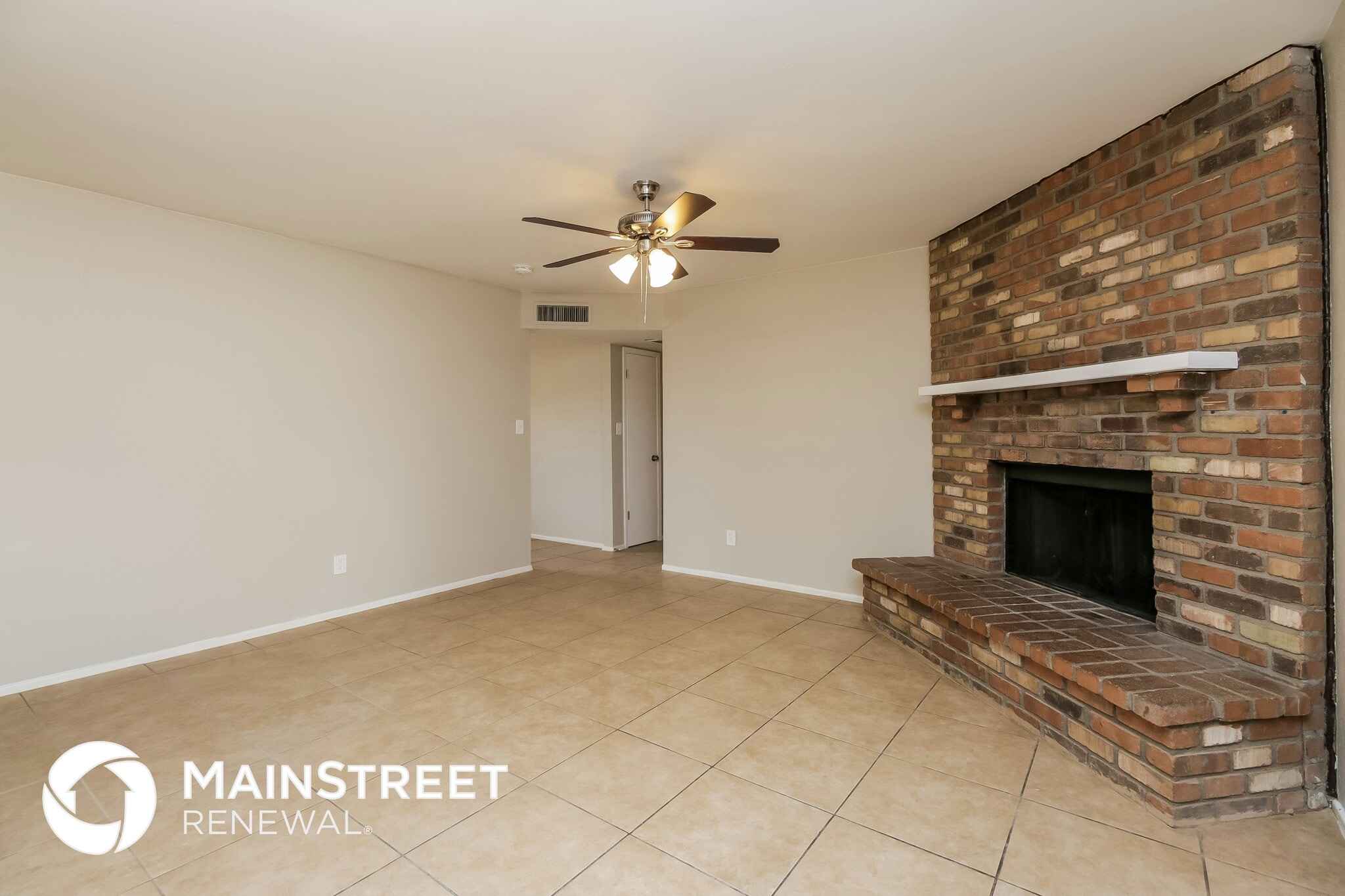 Building Photo - 1509 S Cochise