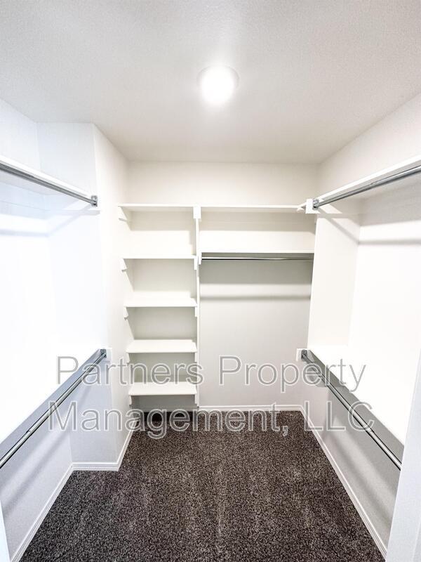 Building Photo - 875 S Amarillo Ave