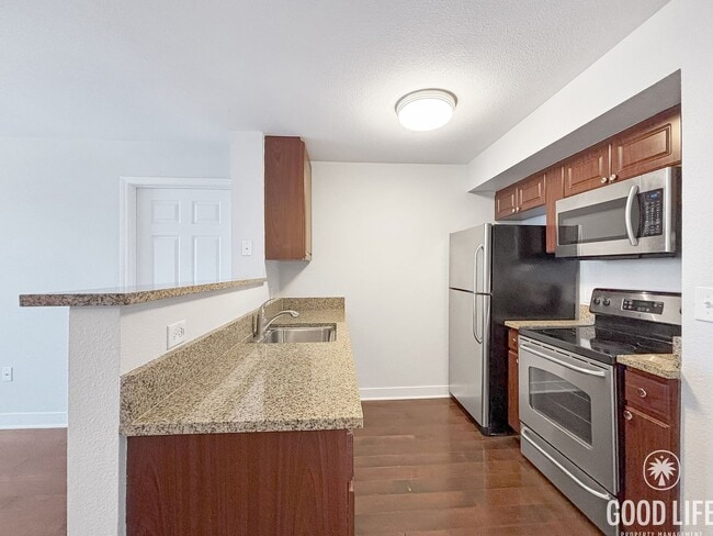 Building Photo - Stunning 2BD/2BA Condo in Little Italy W/ ...