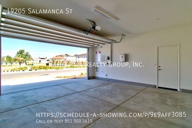 Building Photo - 19205 Salamanca St