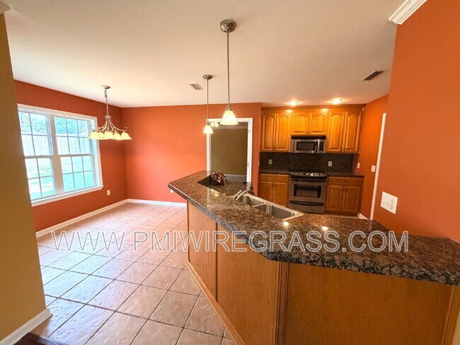 Building Photo - 201 Windsor Garden Dr