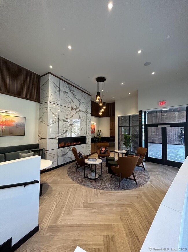 Building Photo - 711 Summer St