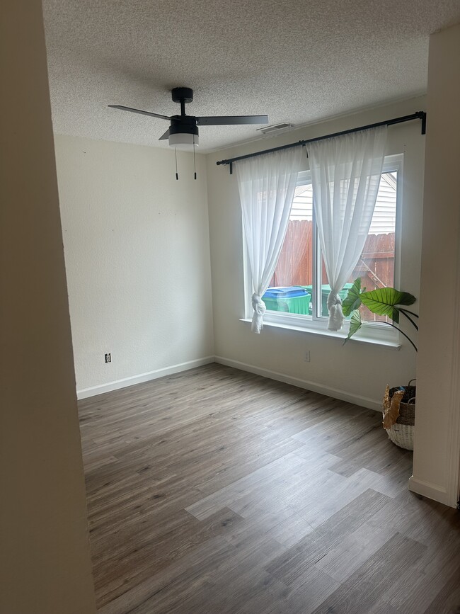 Building Photo - 13910 Lear Blvd