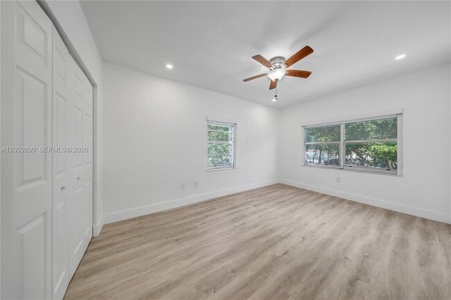 Building Photo - 2464 SW 22nd St